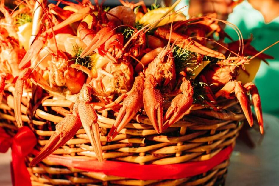 Traditional Vietnamese seafood dishes served by the coast, showcasing culinary highlights in a Cam Ranh travel guide.